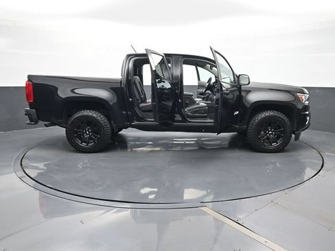 Used 2020 Chevrolet Colorado Z71 w/ Z71 Midnight Edition AWD/4WD image 32