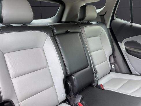 Used 2022 GMC Terrain SLT AWD/4WD image 18
