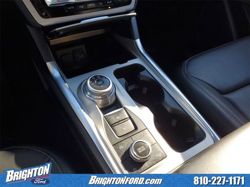 Used 2023 Ford Explorer XLT w/ Equipment Group 202A image 27