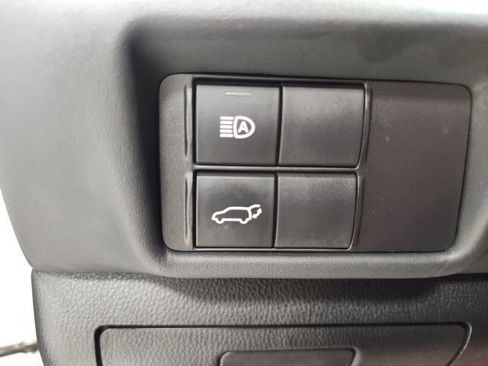 Used 2022 Toyota Highlander XLE image 38