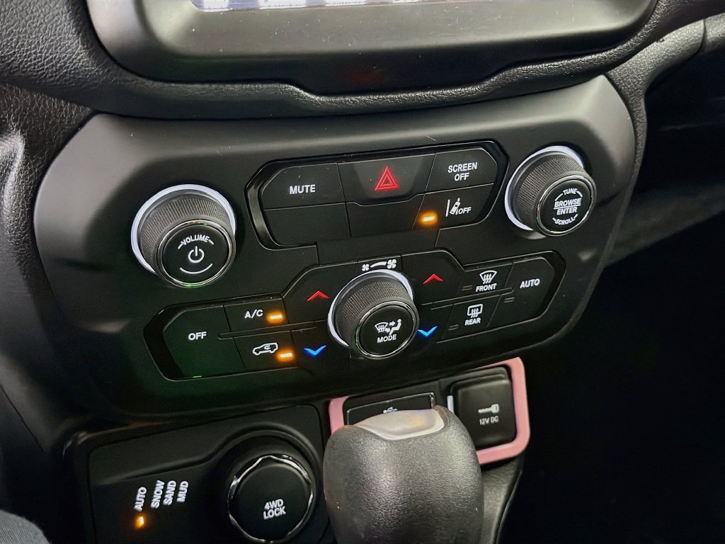 Used 2023 Jeep Renegade Latitude w/ Premium Group AWD/4WD image 20