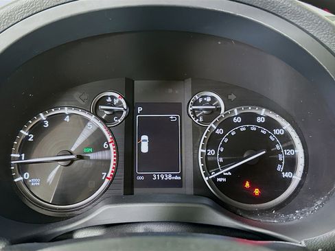 Used 2022 Lexus GX 460 Premium w/ Premium Package image 19