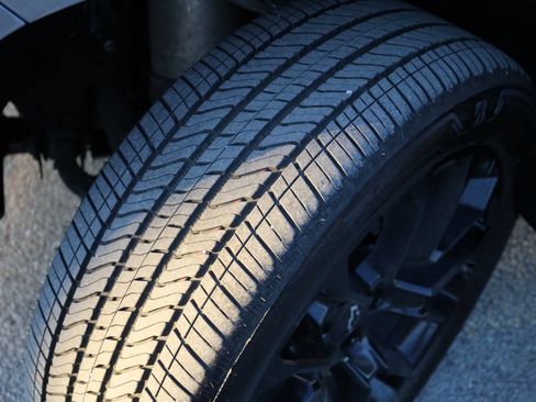 Used 2022 Chevrolet Suburban High Country image 27