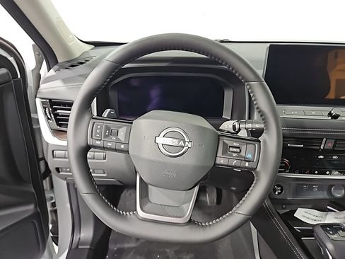 New 2025 Nissan Rogue Platinum w/ Platinum Premium Package AWD/4WD image 14