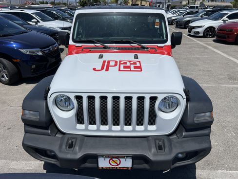 Used 2018 Jeep Wrangler Unlimited Sport S AWD/4WD image 3