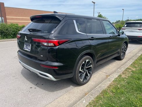 Used 2024 Mitsubishi Outlander SE AWD/4WD image 3