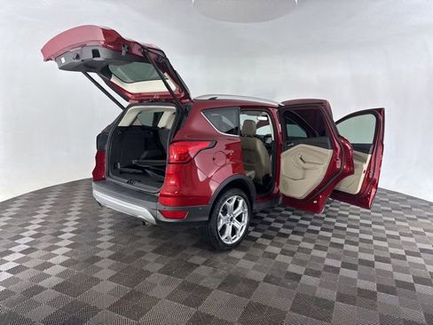 Used 2019 Ford Escape Titanium image 14