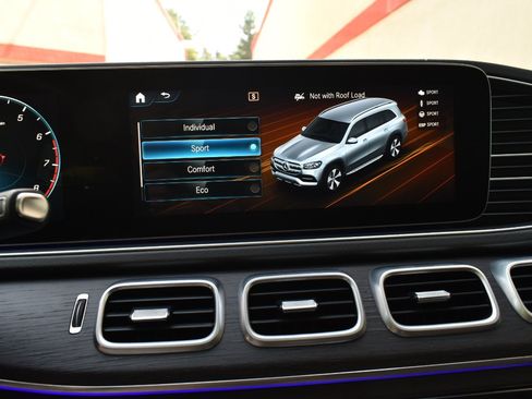 Used 2020 Mercedes-Benz GLS 580 4MATIC image 26