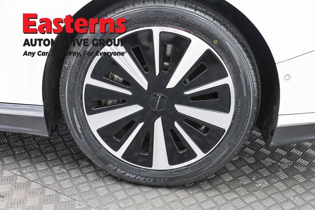 Used 2024 Lucid Air Pure RWD image 32