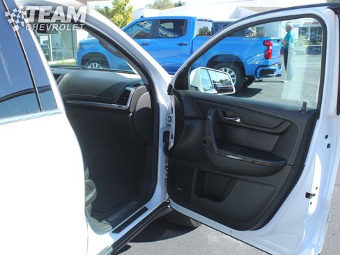 Used 2017 GMC Acadia Limited SLT image 29