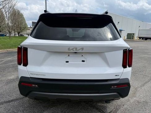 Used 2023 Kia Sorento X-Line EX image 4
