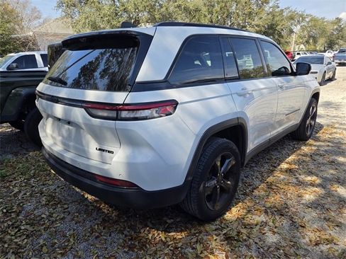 Certified 2024 Jeep Grand Cherokee Limited w/ Luxury Tech Group II image 7