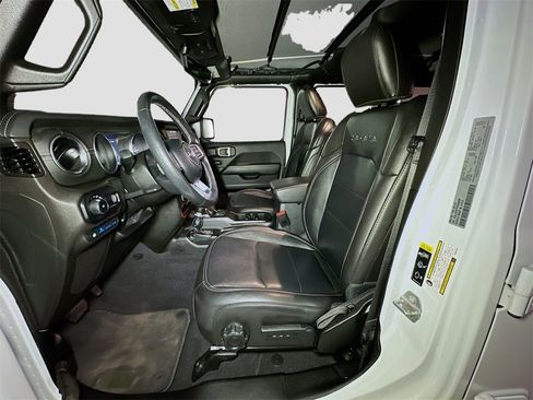 Used 2023 Jeep Wrangler Unlimited Sahara w/ Cold Weather Group image 19