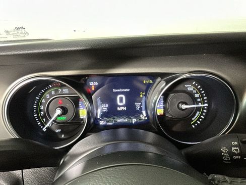 Used 2023 Jeep Wrangler Unlimited w/ Convenience Group AWD/4WD image 20