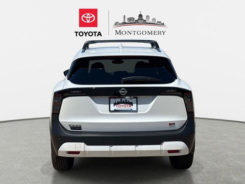 Used 2025 Nissan Kicks SR image 4