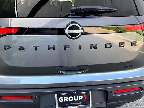 Certified 2024 Nissan Pathfinder SV w/ Black Appearance Package FWD image 10
