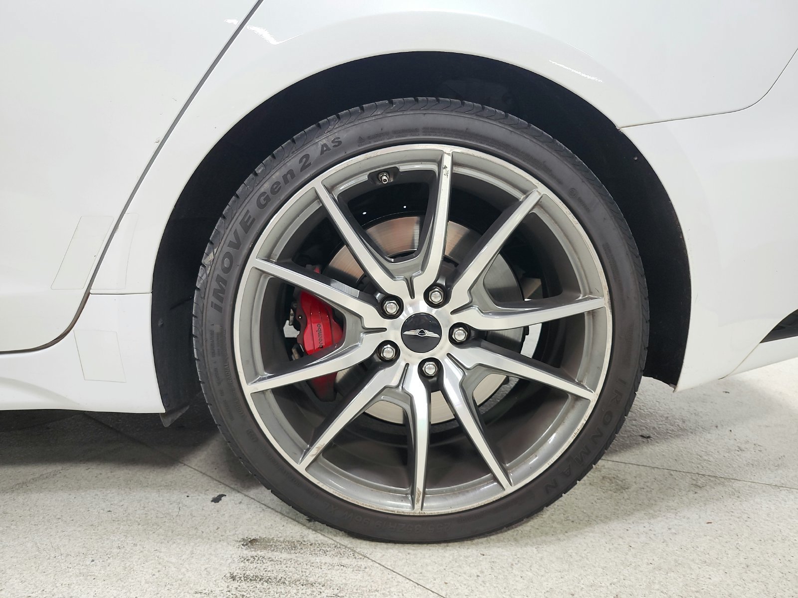 Used 2025 Genesis G70 2.5T RWD image 19