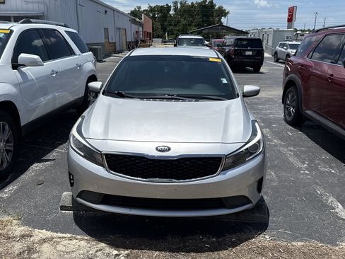 Used 2018 Kia Forte LX FWD image 3