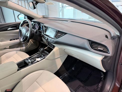 Used 2018 Buick Regal Essence w/ Driver Confidence Package #1 FWD image 28