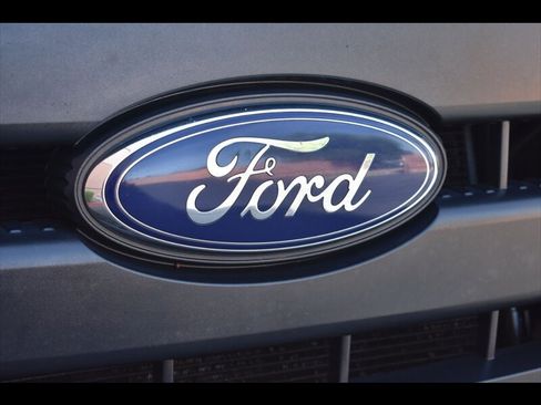 Used 2015 Ford F250 XL w/ Power Equipment Group AWD/4WD image 40