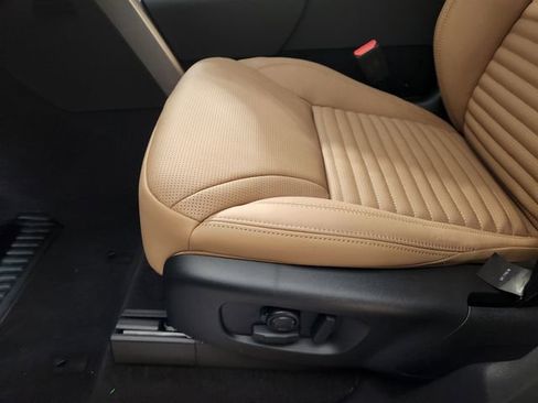 New 2026 Land Rover Discovery Limited Edition image 24