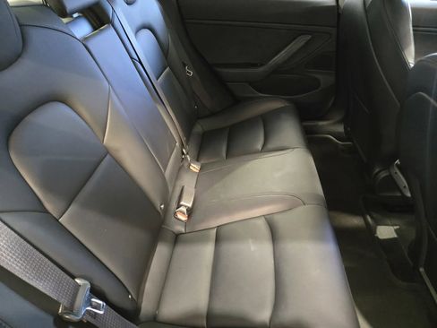 Used 2018 Tesla Model 3 Long Range RWD image 9
