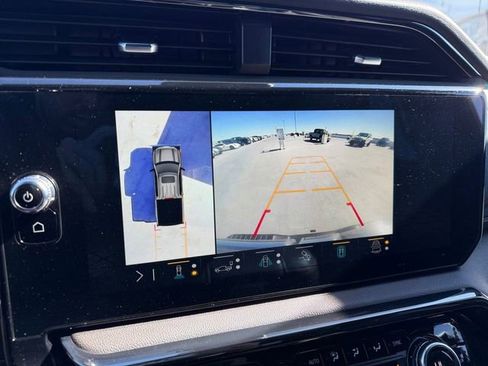 Certified 2023 GMC Sierra 1500 AT4 w/ Technology Package image 9