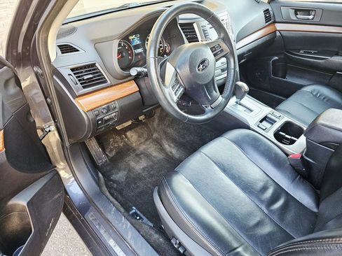 Used 2013 Subaru Outback 2.5i Limited AWD/4WD image 9