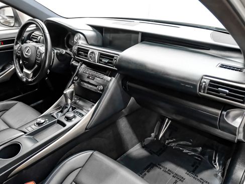 Used 2019 Lexus IS 300 RWD image 11