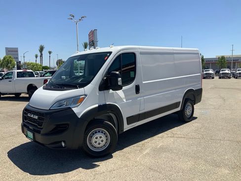 Used 2025 RAM ProMaster 2500 w/ Convenience Group FWD image 1