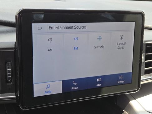 Used 2022 Ford Explorer XLT w/ Equipment Group 202A AWD/4WD image 29