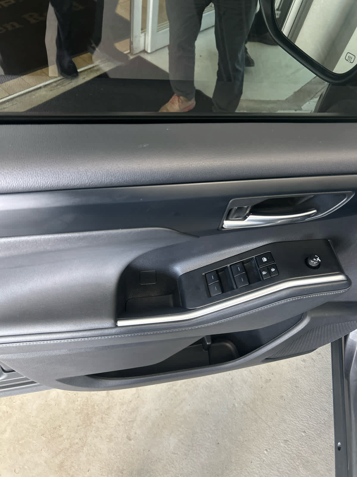 Used 2023 Toyota Highlander XSE AWD/4WD image 9