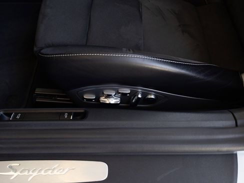 Used 2021 Porsche 718 Boxster Spyder RWD image 50