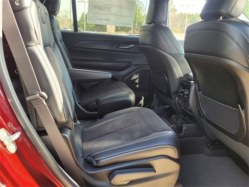 New 2024 Jeep Grand Cherokee L Altitude image 16