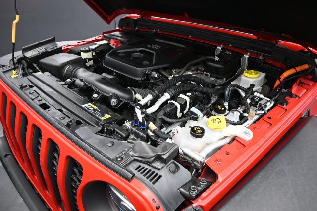 Used 2022 Jeep Wrangler Unlimited Rubicon 4xe w/ Cold Weather Group AWD/4WD image 42