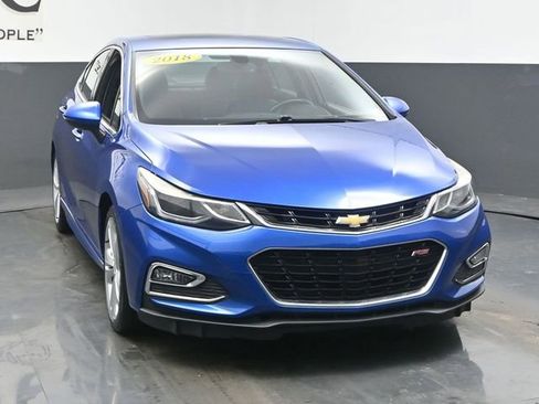 Used 2018 Chevrolet Cruze Premier FWD image 48