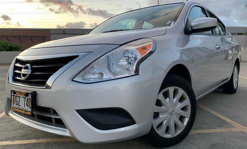 Used 2018 Nissan Versa SV FWD image 1