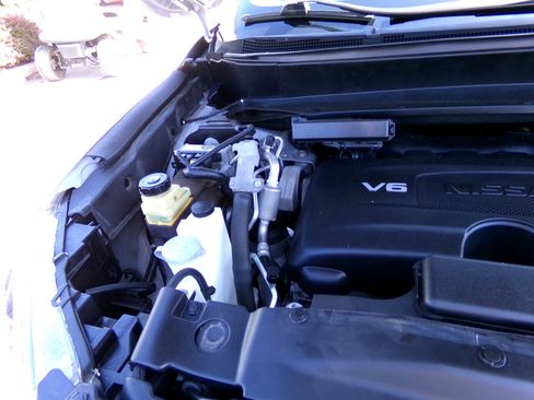 Used 2019 Nissan Pathfinder SV image 29