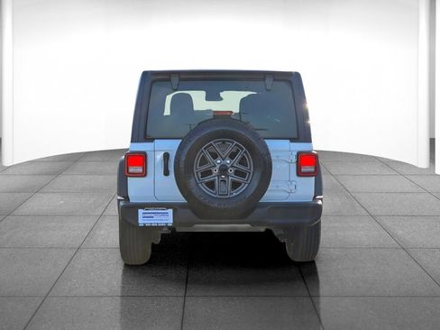 Used 2025 Jeep Wrangler Unlimited Sport AWD/4WD image 6