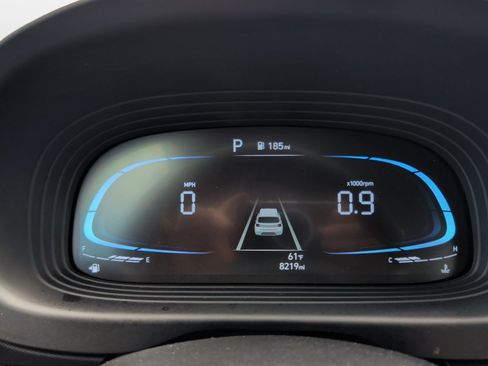 Certified 2025 Hyundai Venue Limited FWD image 11