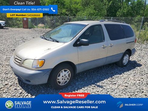 Used 2002 Toyota Sienna CE FWD image 1