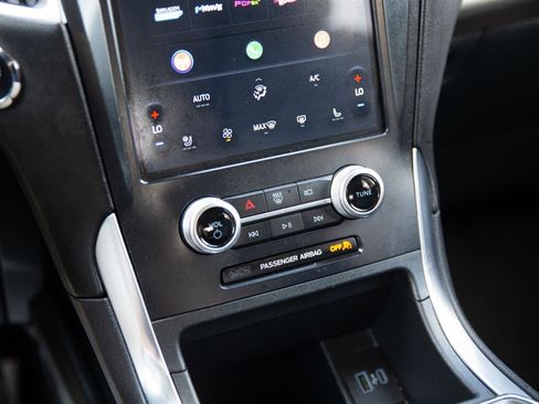 Used 2024 Ford Edge Titanium image 15