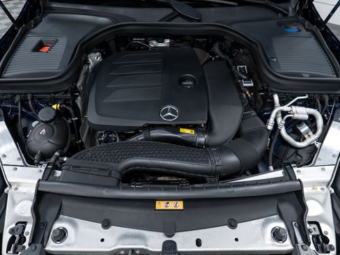 Certified 2022 Mercedes-Benz GLC 300 4MATIC w/ Multimedia Package Lite image 9