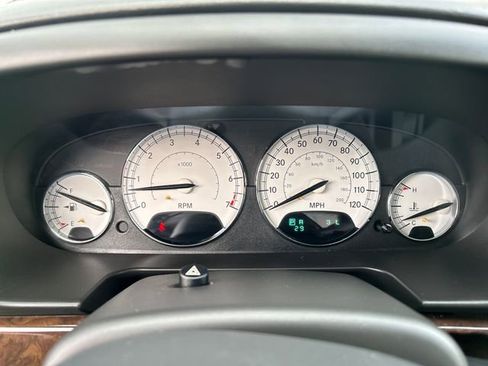 Used 2005 Chrysler Sebring Limited FWD image 16