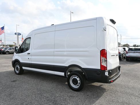 New 2026 Ford Transit 250 148 Medium Roof w/ Load Area Protection Package RWD image 6