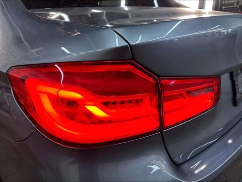 Used 2019 BMW 530e RWD image 31