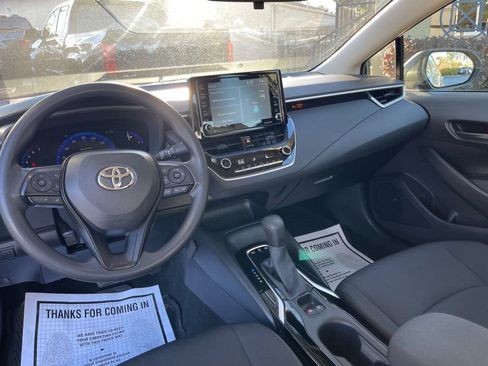 Used 2022 Toyota Corolla LE image 12