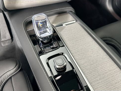 New 2025 Volvo XC90 T8 Ultra w/ Lounge Package image 9