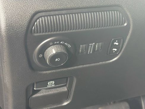 Used 2024 Jeep Wagoneer Series II AWD/4WD image 12