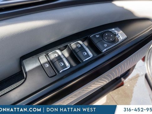 Used 2024 Kia Carnival LX image 18